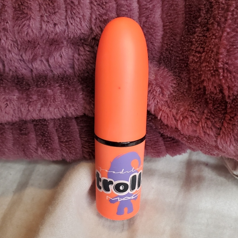 LIMITED EDITION MAC/Trolls Lipstick